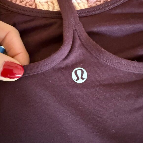 Bundle 2 Lululemon Tanks size 8 - Picture 2 of 7